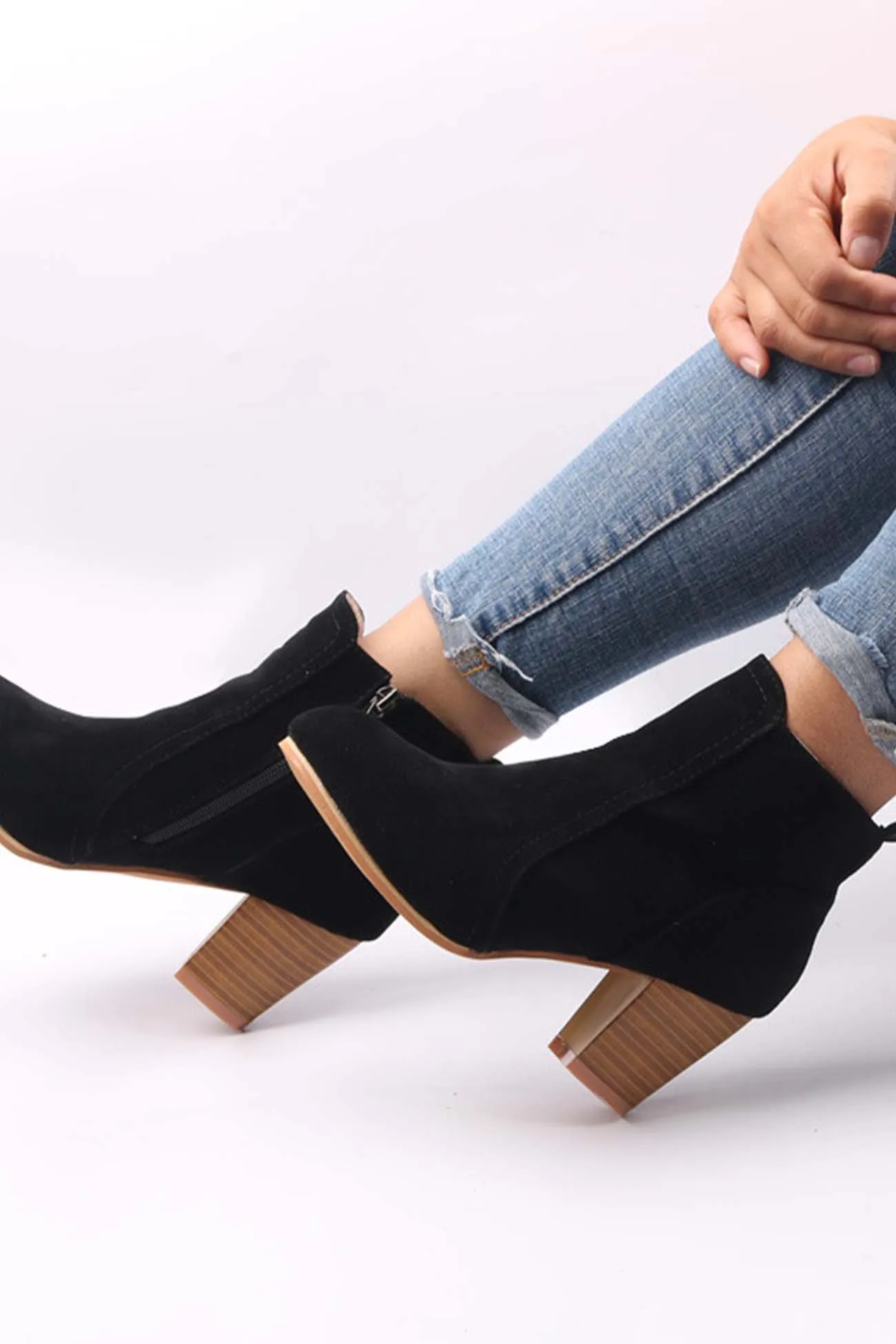 Frosted Round Toe Chunky Heel Ankle Boots