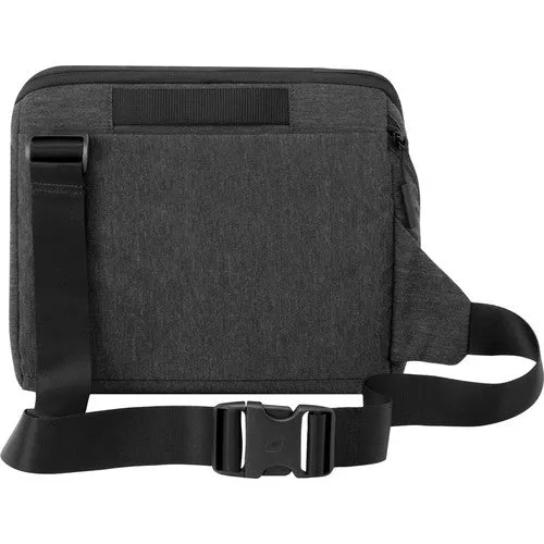 INCASE POINT AND SHOOT FIELD BAG // BLACK