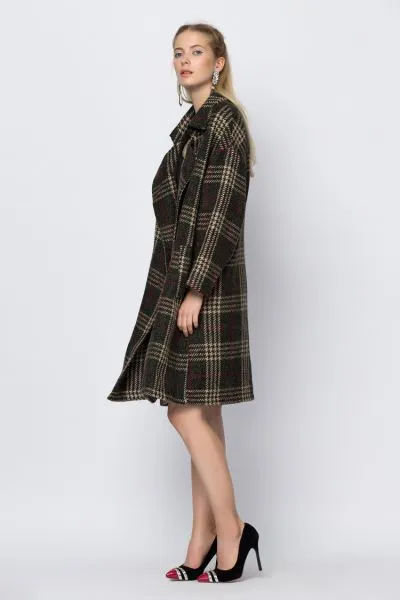 Long Classic Coat for Women with Wool Plaid Design