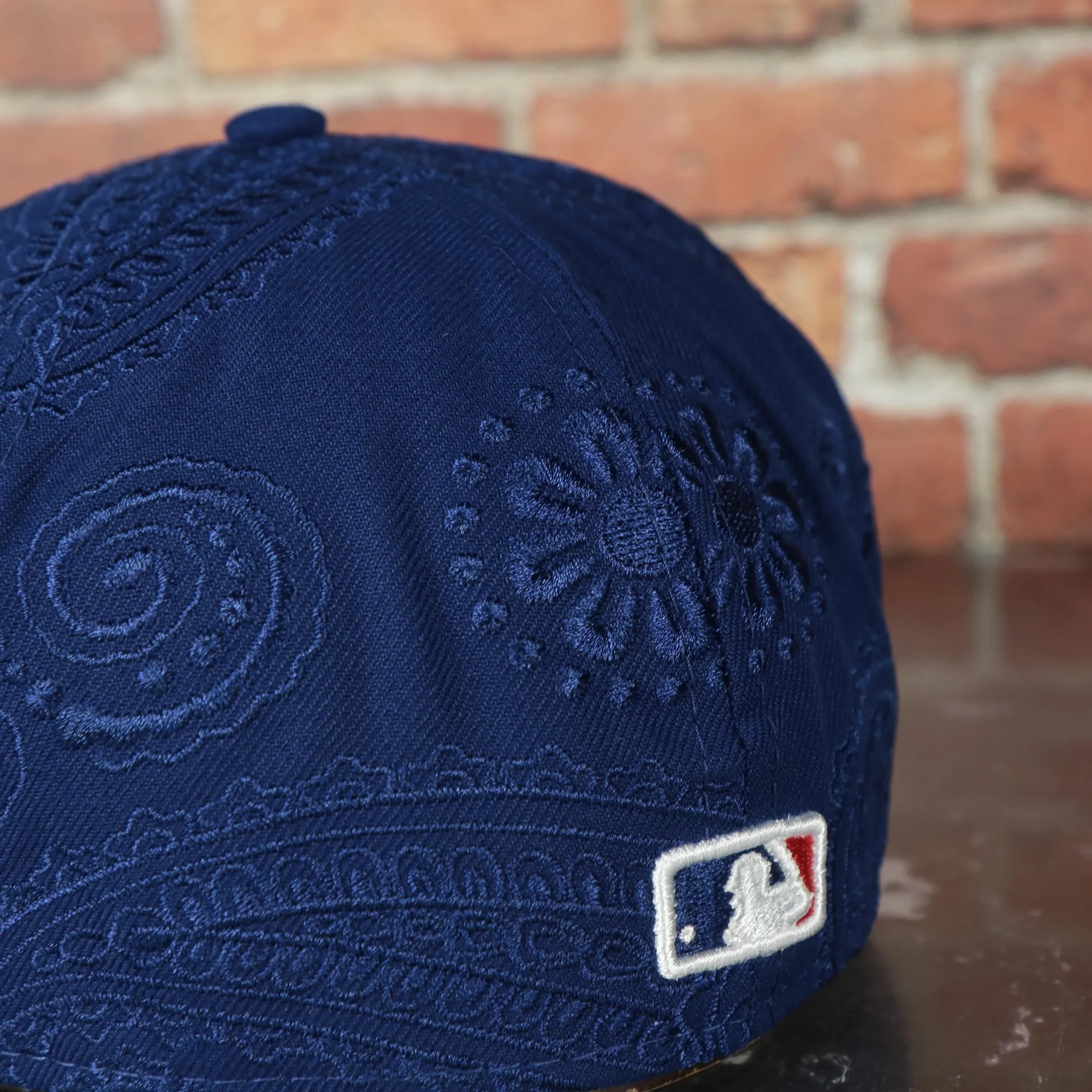 Los Angeles Dodgers Paisley Bandana Print Embroidered 59Fifty Fitted Cap | New Era MLB Swirl 5950