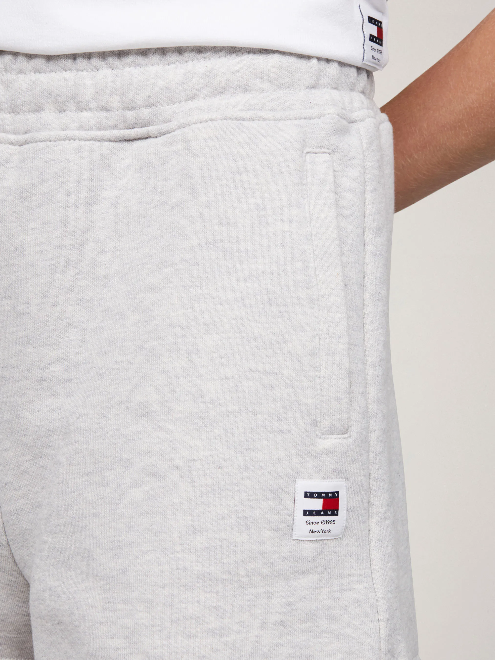 Relaxed Mom Fit Sweat Shorts | Shorts | Tommy Jeans