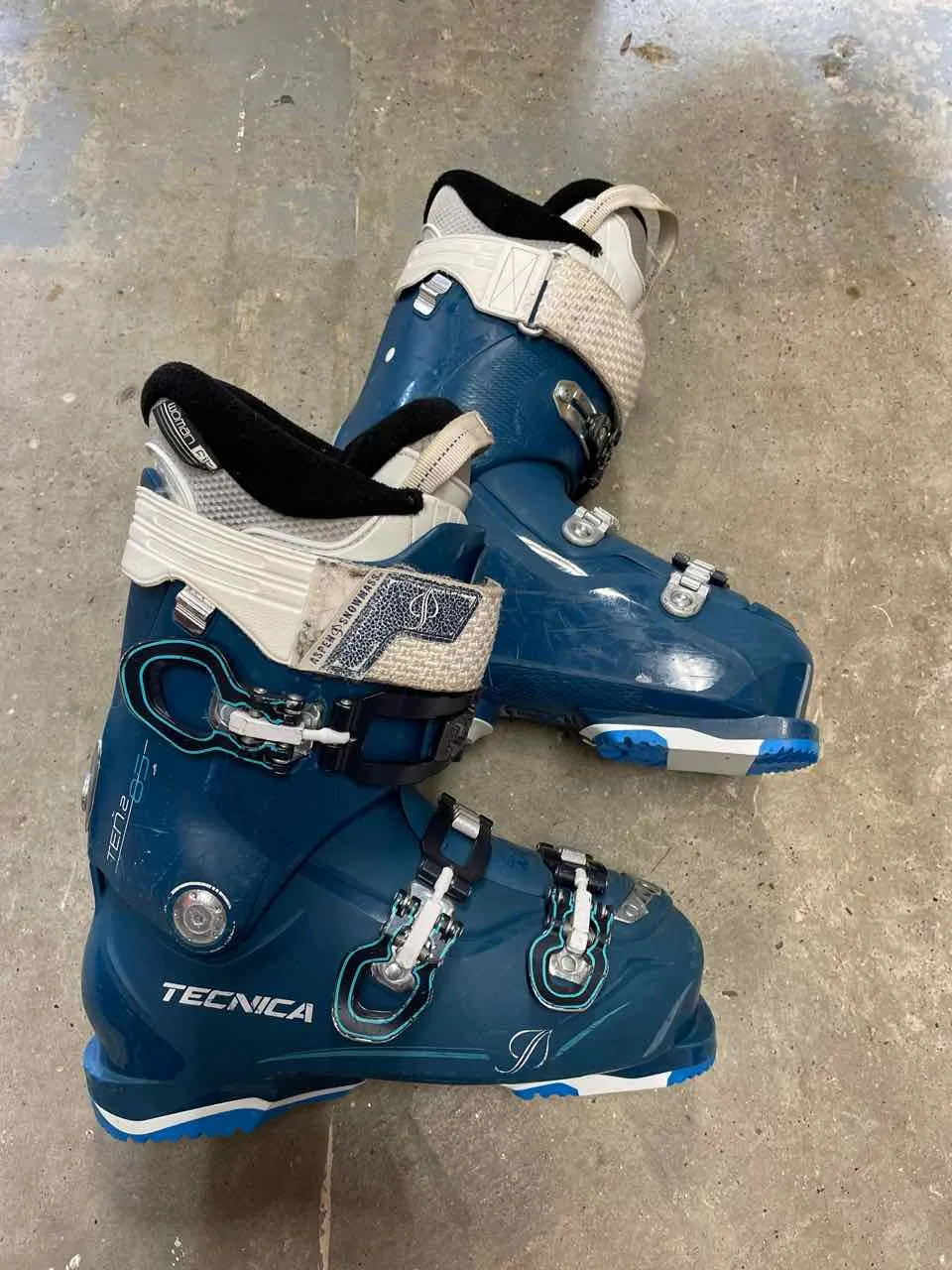 Technica Ski Boots Women's 8.5