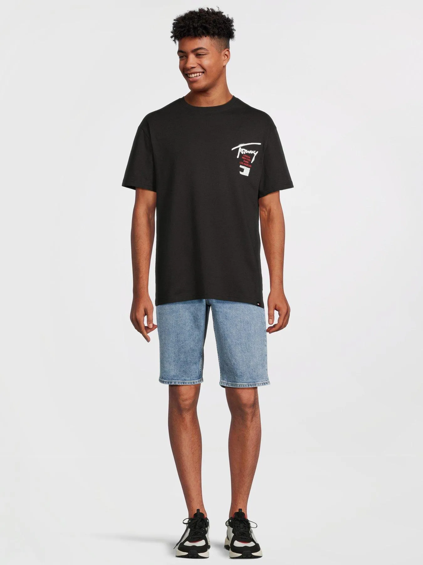 Tommy Jeans Short Sleeve Signature Logo T-Shirt - Black